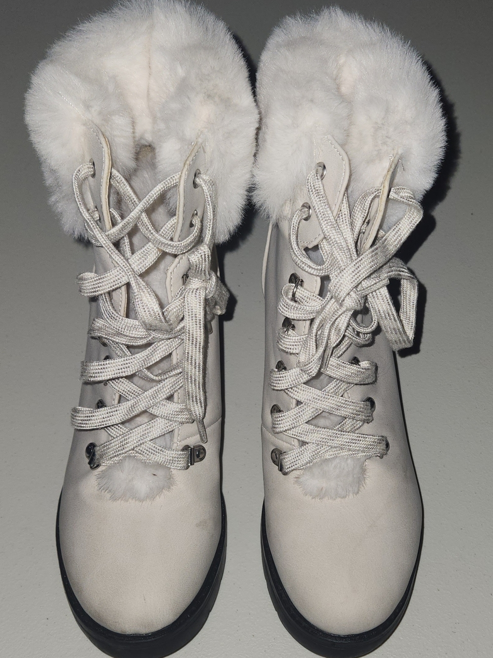 Portland Boot Company Women’s Faux Fur Trim White Winter Lace-Up Boots Size 10